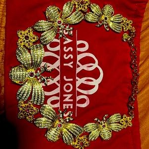 Sassy Jones Necklace